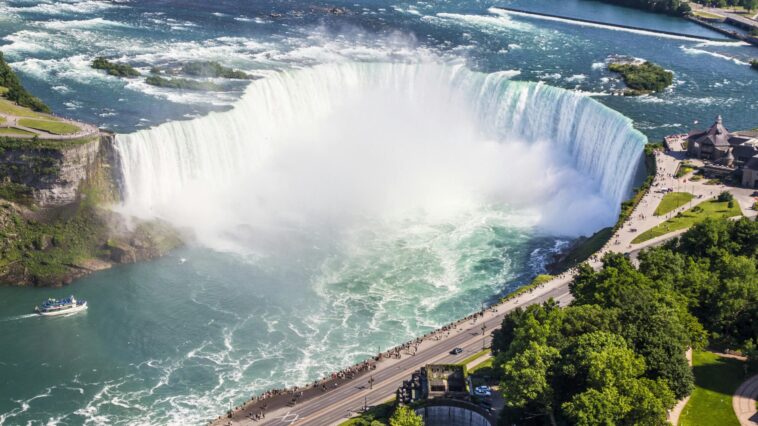 Niagara Falls in all seasons year-round