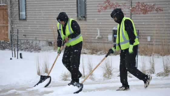 Professional snow shoveling and removal services in Niagara Falls by NLLC