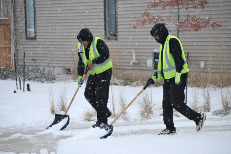 Professional snow shoveling and removal services in Niagara Falls by NLLC