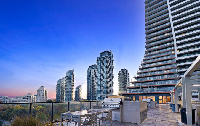 Real Estate Advisor in Niagara managing a short-term rental property