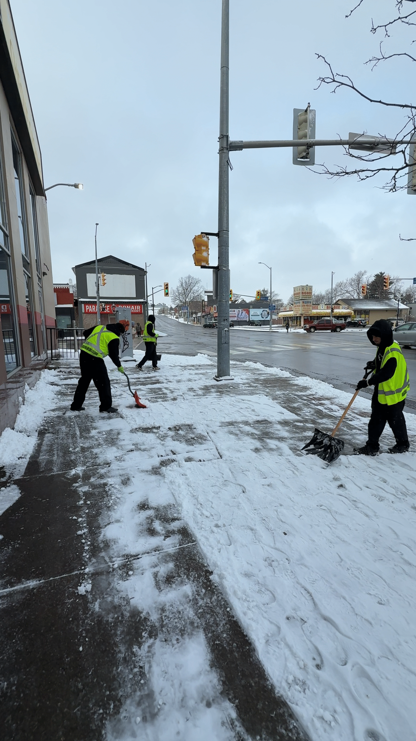 Professional snow removal in Niagara Falls for safety and property protection by NLLC