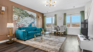 Stylish Penthouse Niagara Falls – 2 Bedroom Luxury Rental with Rooftop and Parking