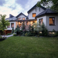 Lush summer lawn in Niagara maintained by Niagara Landscaping Lawn Care & Cleaning (NLLC)